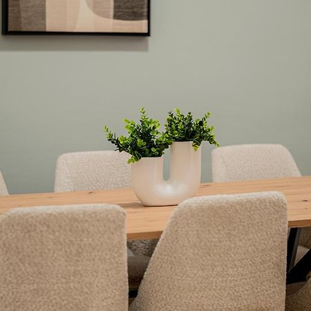 Charming Apt Perfect For 4-6 Tram, Self-Checkin 비엔나 외부 사진