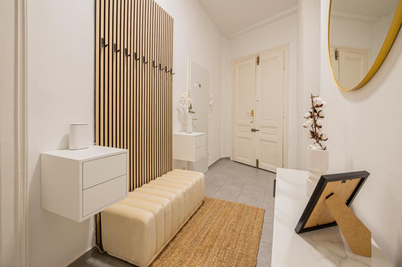 Charming Apt Perfect For 4-6 Tram, Self-Checkin 비엔나 외부 사진