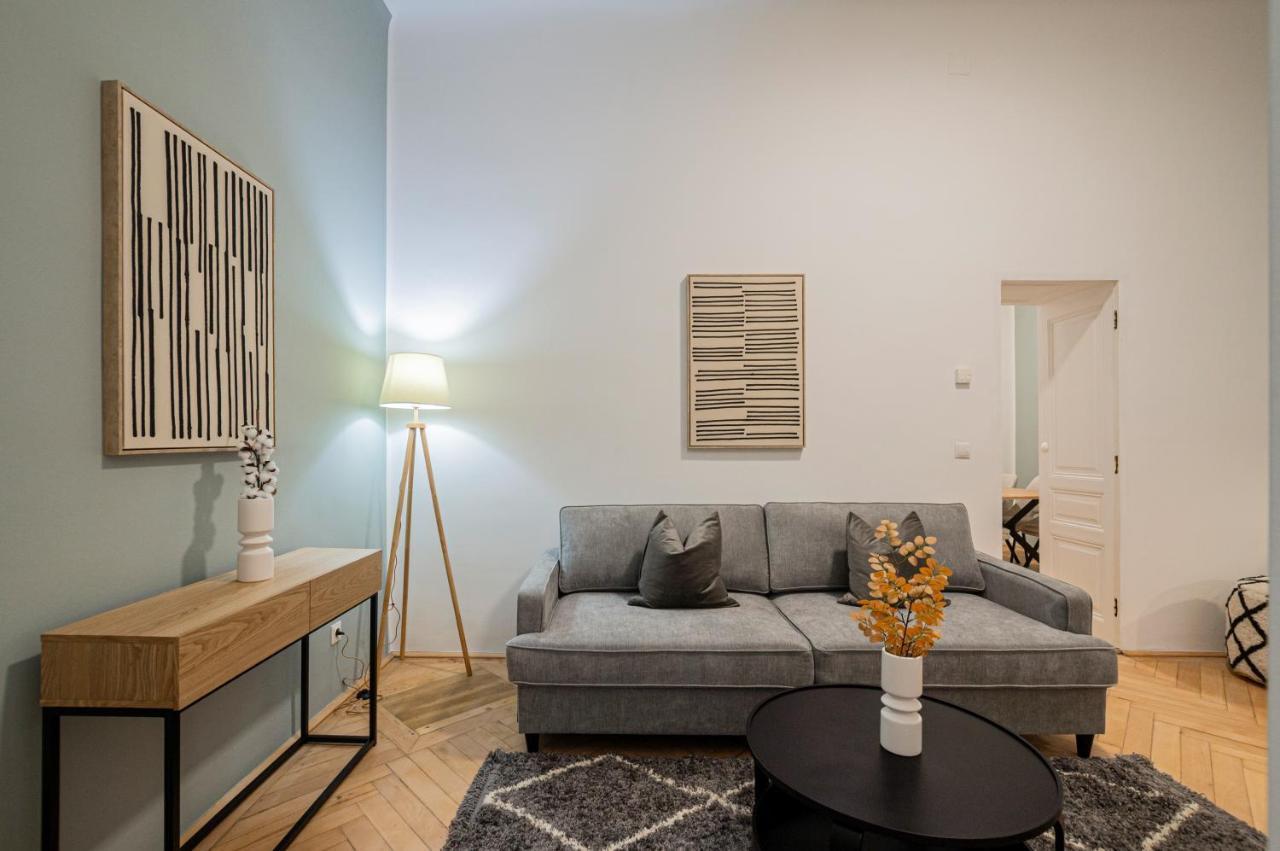Charming Apt Perfect For 4-6 Tram, Self-Checkin 비엔나 외부 사진