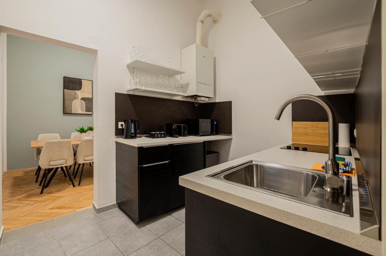 Charming Apt Perfect For 4-6 Tram, Self-Checkin 비엔나 외부 사진
