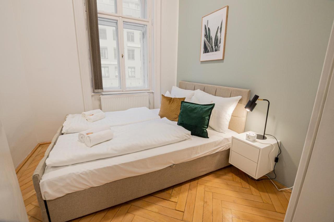 Charming Apt Perfect For 4-6 Tram, Self-Checkin 비엔나 외부 사진
